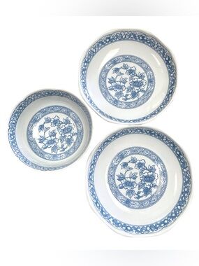 Chinoiserie Asian Floral Ceramic Bowl Set of 3 Blue White w/ Multicolor Flower